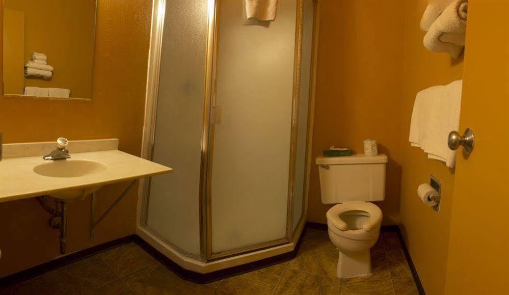 Capitol Inn & Suites Pierre Ngoại thất bức ảnh